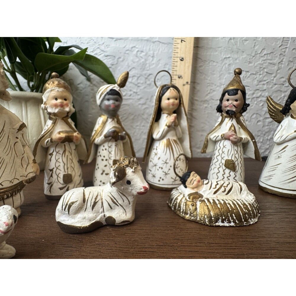 Vintage Mexican White Gold Hand Painted Folk Art Clay Pottery Nativity 14 PC